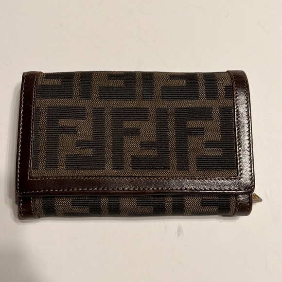 Fendi Monogram Long Wallet with Box - Picture 2 of 16